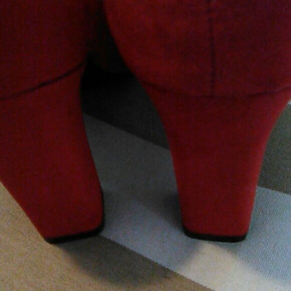 Versona Accessories Red and Black Heels - Picture 7 of 10